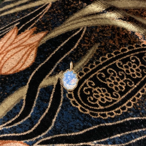 Vintage 1960’s Natural Opal 12K Gold Filled Pendant - Picture 2 of 5